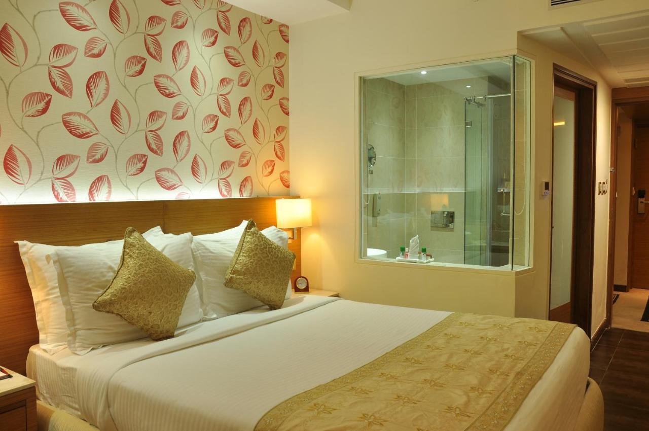 Hotel De Sovrani à Calcutta Extérieur photo