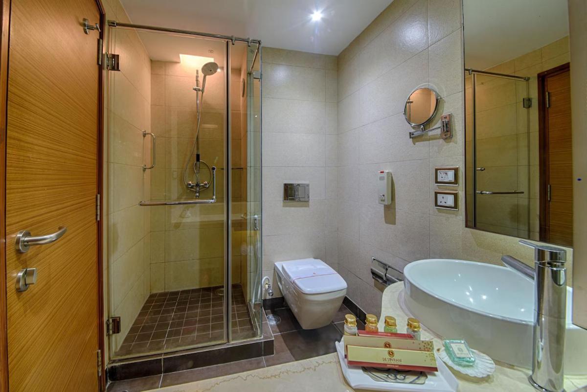 Hotel De Sovrani à Calcutta Extérieur photo