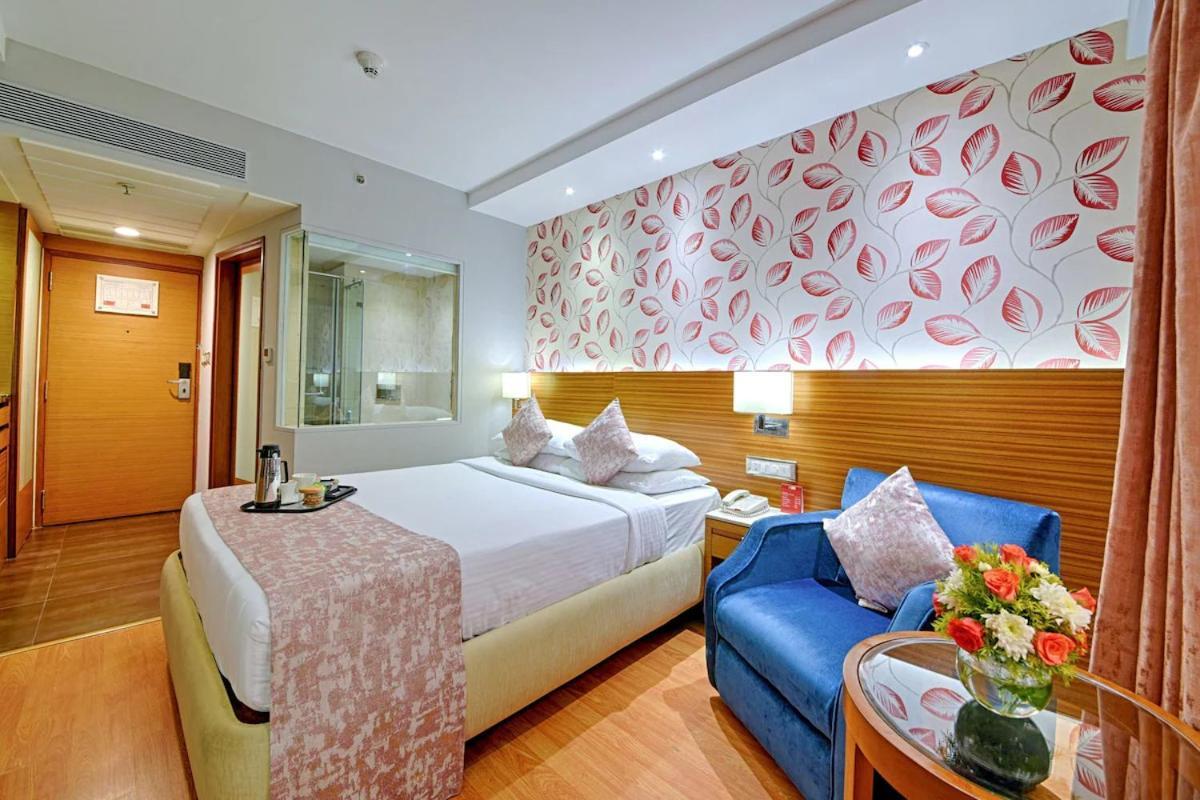 Hotel De Sovrani à Calcutta Extérieur photo